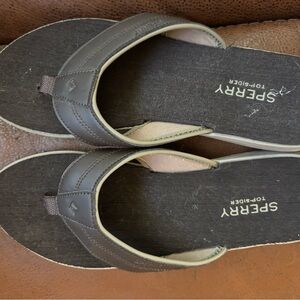 Sperry boys flip flops size 7